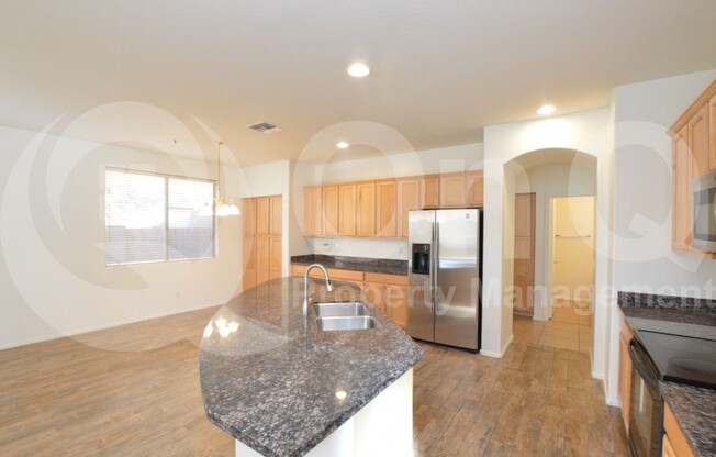 3105 E VALLEJO DR
