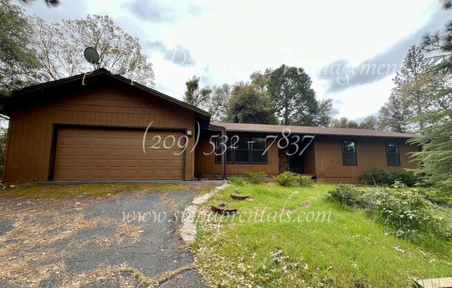 Cozy All Electric, 3 Bed 2 Bath Home in Phoenix Lake Estates!