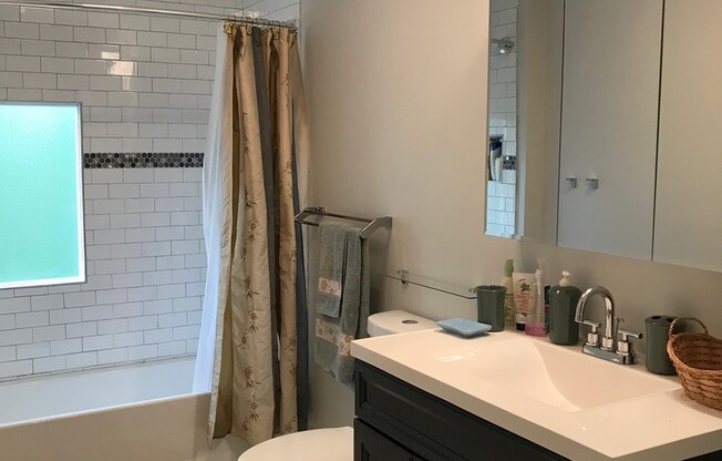 1 bed, 1 bath, $845, Unit 324 - Unit 3