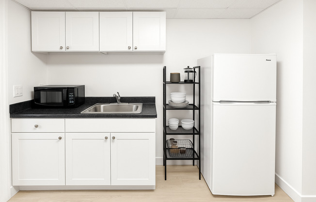 Bella Vista- $1000 off 6 Month Lease or One Month Free on 11 Month Lease