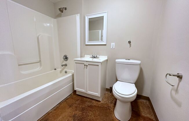 Studio, 1 bath, 350 sqft, $795, Unit 12