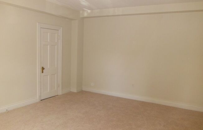 Zoo-licious Spacious Studio Apt across from the Zoo in Cleveland Park!