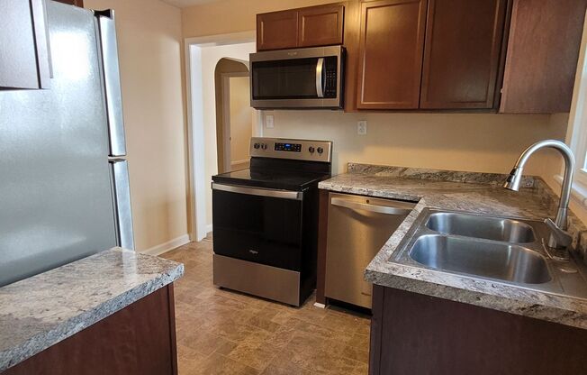 2 beds, 1 bath, $1,395