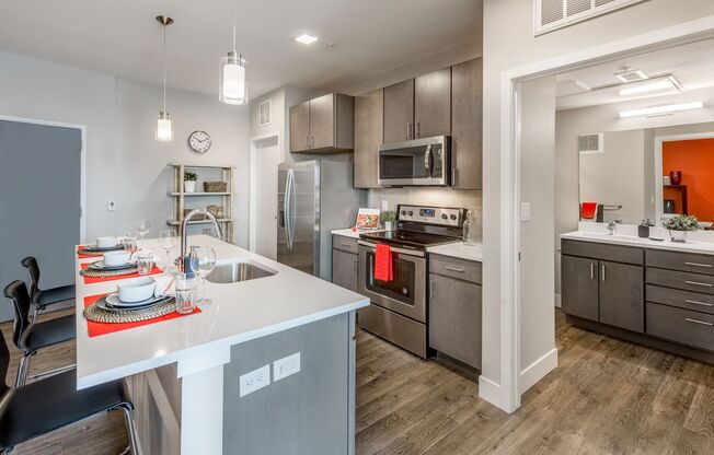 1 bed, 1 bath, 562 sqft, $1,595, Unit 403
