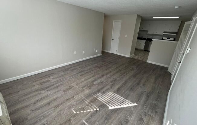 2 beds, 1 bath, $1,975, Unit 101-E