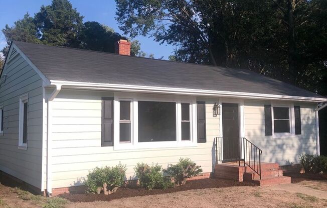 Adorable 2 Bedroom Home in Chamberlayne Available August 15th!