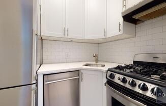 212 E 85 ST