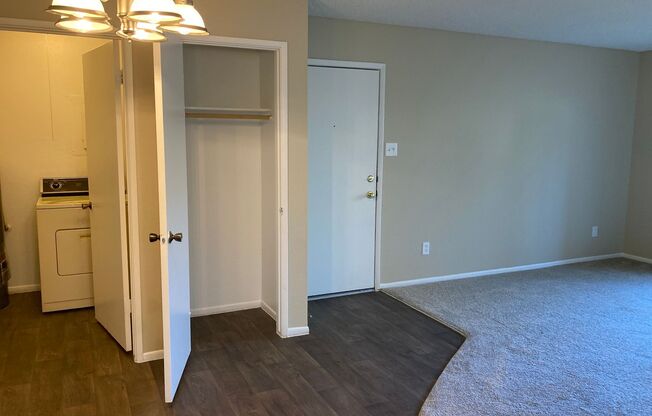 1 bed, 1 bath, 670 sqft, $1,175, Unit 243