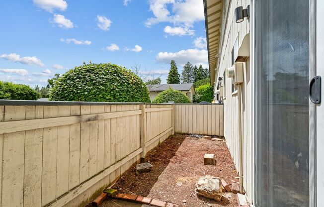 2 beds, 1 bath, 794 sqft, $1,395, Unit 3