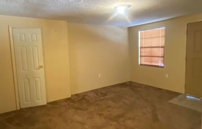 2 beds, 1 bath, 2,178 sqft, $950, Unit 201