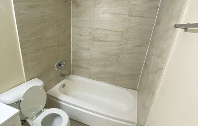 2 beds, 1 bath, 900 sqft, $999, Unit Custer-120