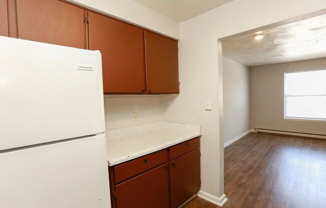 1 bed, 1 bath, 698 sqft, $1,150, Unit C2