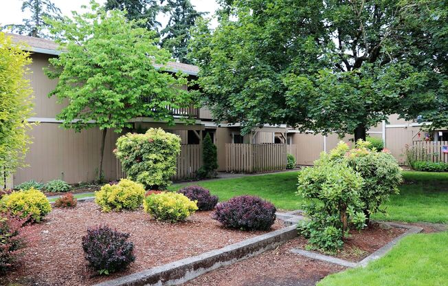 2 beds, 1 bath, 766 sqft, $1,695, Unit 34