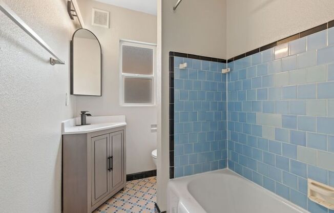 1 bed, 1 bath, 600 sqft, $1,475, Unit 702 MC