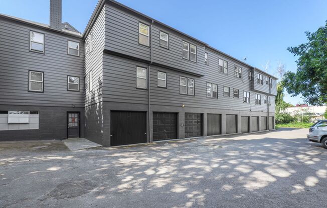 1 bed, 1 bath, 750 sqft, $1,550, Unit 17