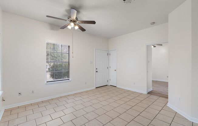 2908 Whisper Oaks Lane, Unit B