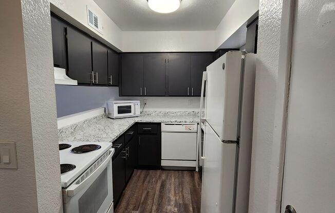 2 beds, 1 bath, 800 sqft, $1,095, Unit 239