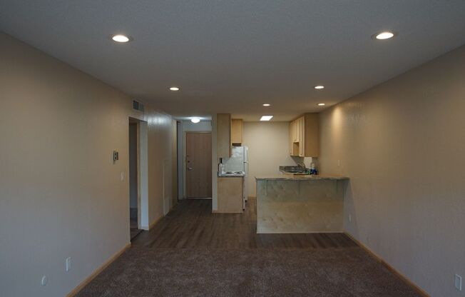 1 bed, 1 bath, 780 sqft, $1,374, Unit 213