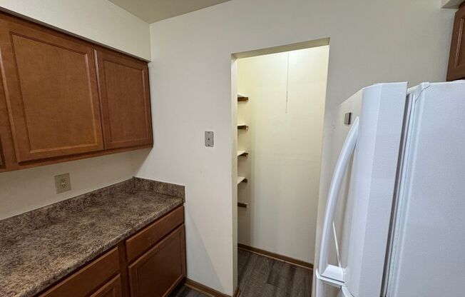 3 beds, 1 bath, 1,040 sqft, $1,695, Unit 3164-304