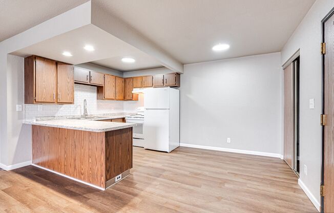 2 beds, 1 bath, 850 sqft, $1,249, Unit I107