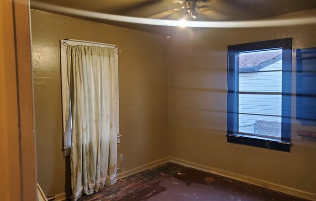 2 beds, 1 bath, $895