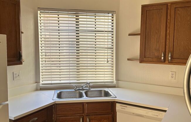 2 beds, 2 baths, $1,295