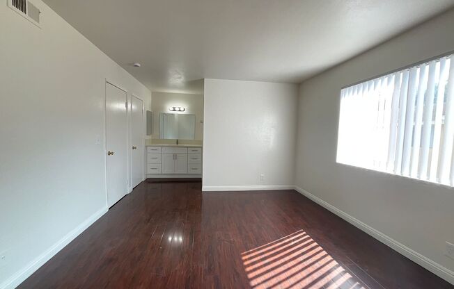 2 beds, 1.5 baths, 900 sqft, $2,395, Unit D