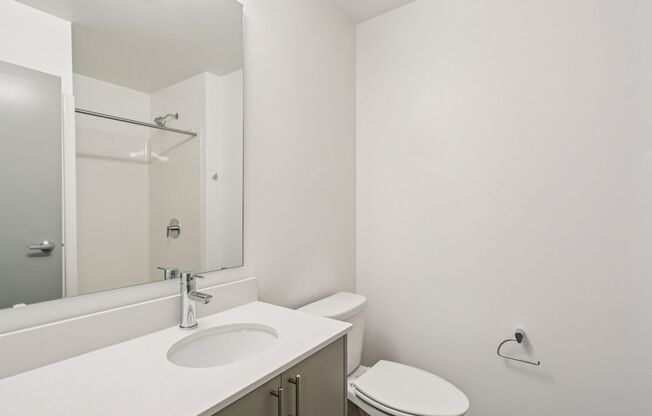 1 bed, 1.5 baths, 610 sqft, $2,450, Unit 105