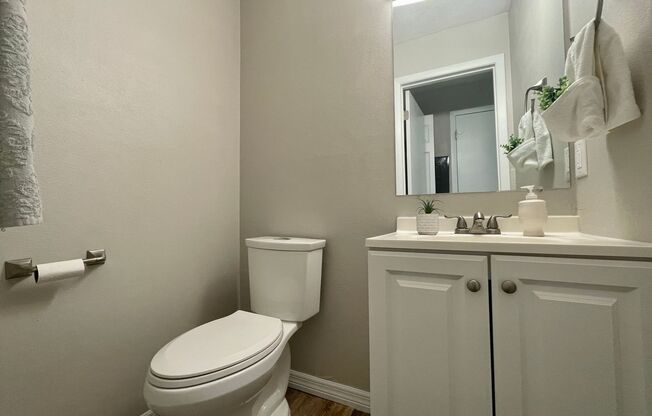 2 beds, 1.5 baths, 846 sqft, $1,499, Unit 204