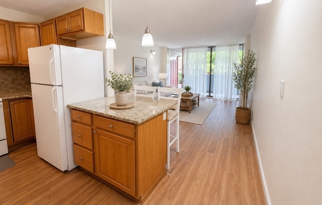 2 beds, 1 bath, 850 sqft, $2,675, Unit T37