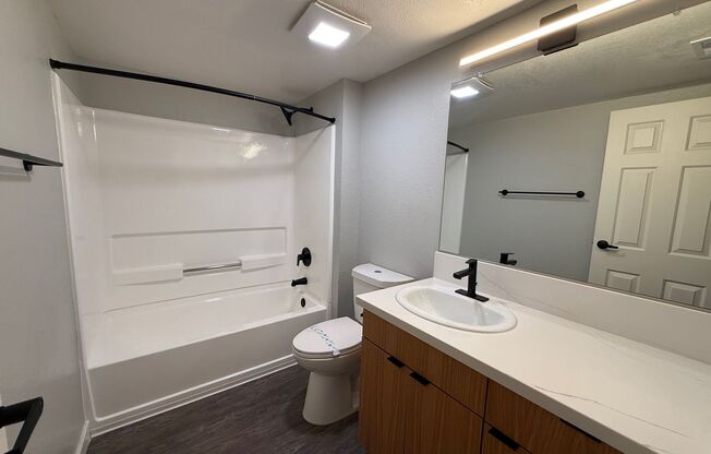 2 beds, 2 baths, 986 sqft, $2,595, Unit 94