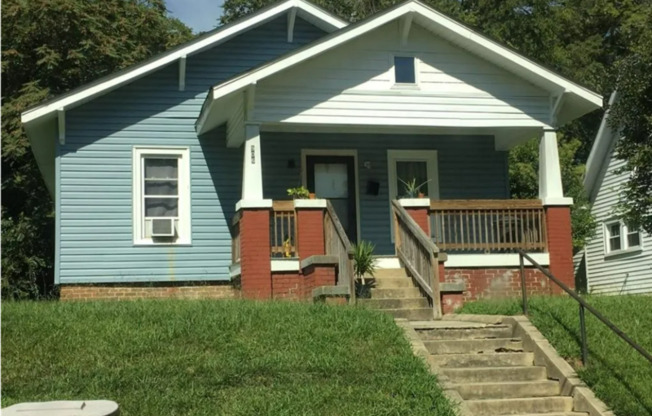 3 beds, 1 bath, $1,200