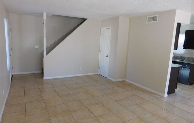 2 beds, 2 baths, 900 sqft, $1,195