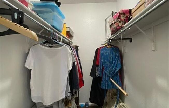 2 beds, 1 bath, 715 sqft, $1,500, Unit #214