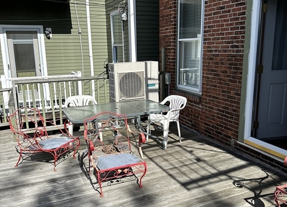 61 PUTNAM ST