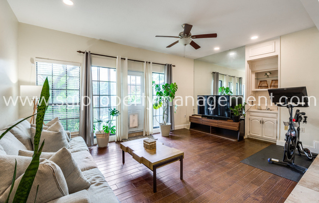 5100 Verde Valley Ln