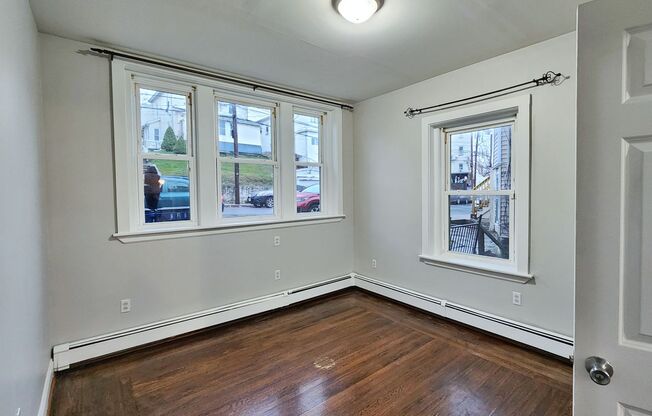 Walk to Revere Beach T station and beach!