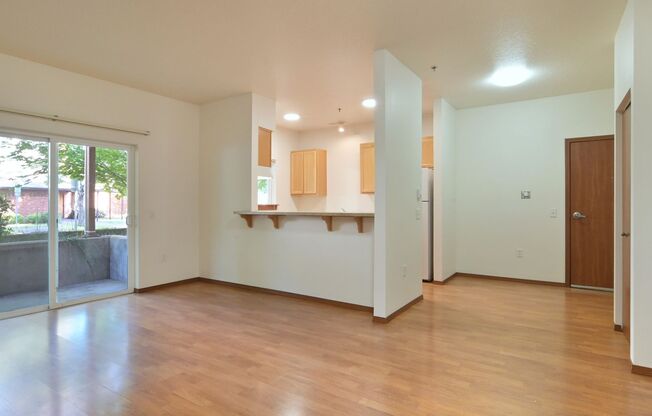 2 beds, 1 bath, $1,700, Unit 104