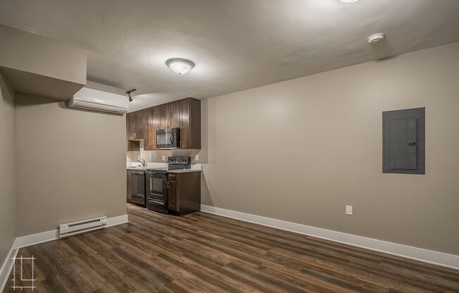 Studio, 1 bath, $865, Unit 866 N. High St. Apt. 8