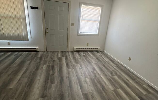 1 bed, 1 bath, 550 sqft, $700, Unit Unit 5