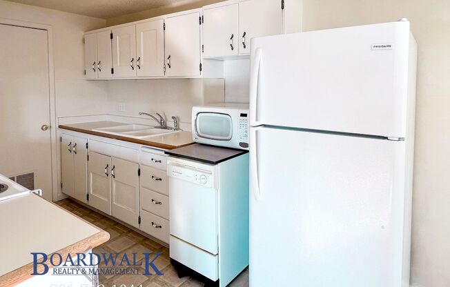 2 beds, 1 bath, $1,195, Unit # 46B