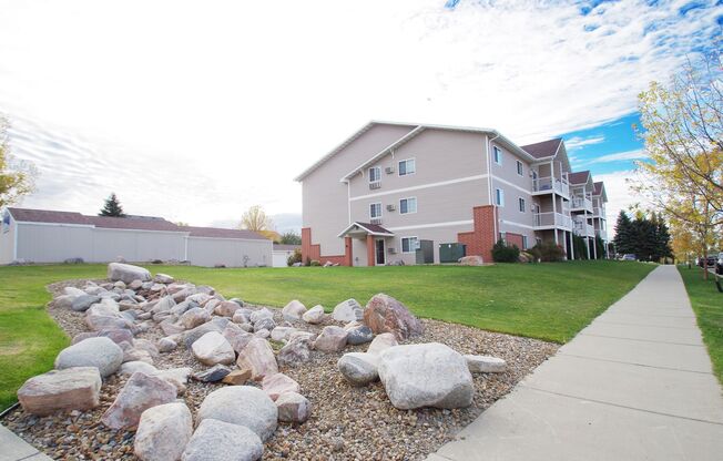 2 beds, 2 baths, 880 sqft, $1,395, Unit 2113-305