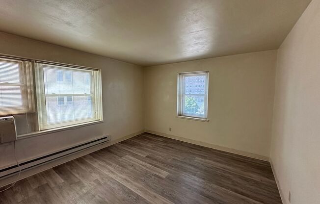 1 bed, 1 bath, $875, Unit 208