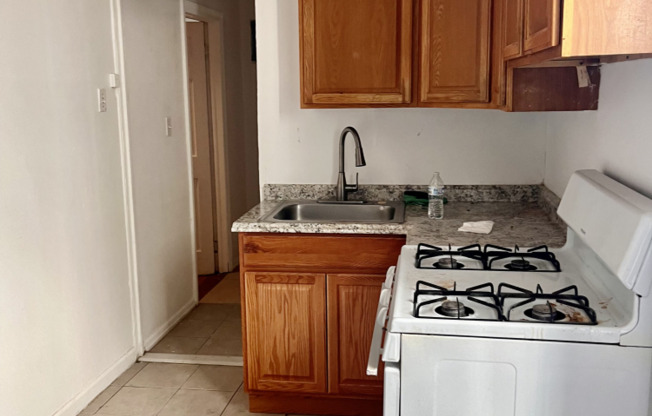 3 beds, 1 bath, $3,777, Unit 1