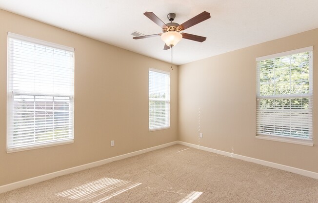 1 bed, 1 bath, 863 sqft, $1,330, Unit 3FP5213