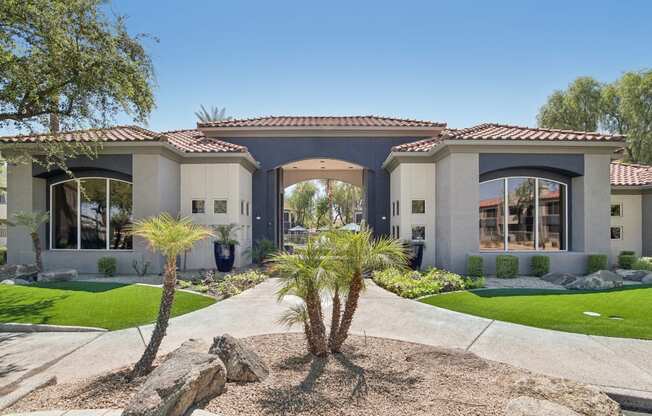 exterior views at The Retreat Apartments