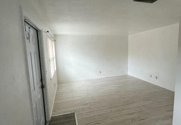 426 93 AVE N