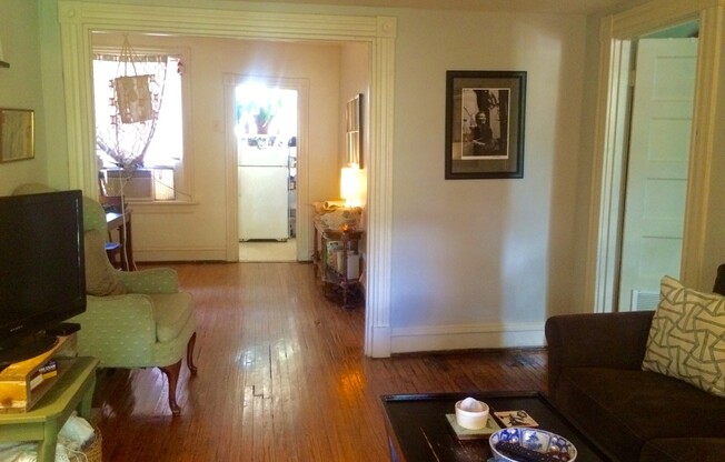 2 beds, 1 bath, $1,450, Unit Apt. 03