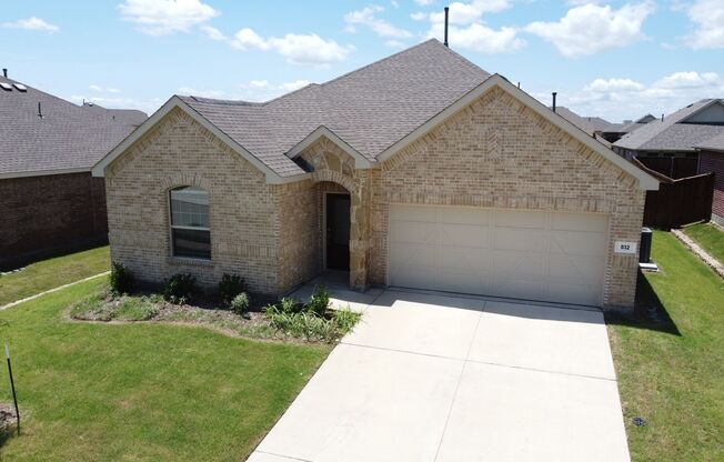 Charming 3-Bedroom Home with Open-Concept Living & Spacious Backyard