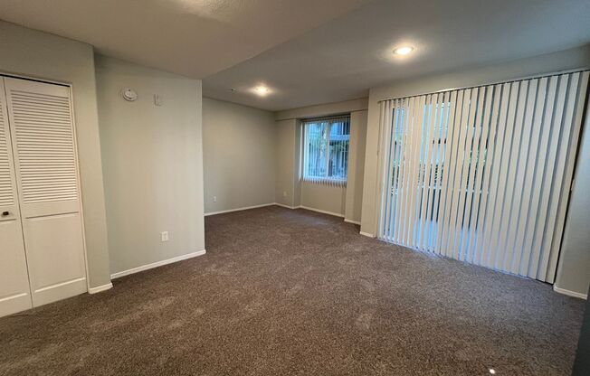 Studio, 1 bath, 700 sqft, $2,448, Unit 105